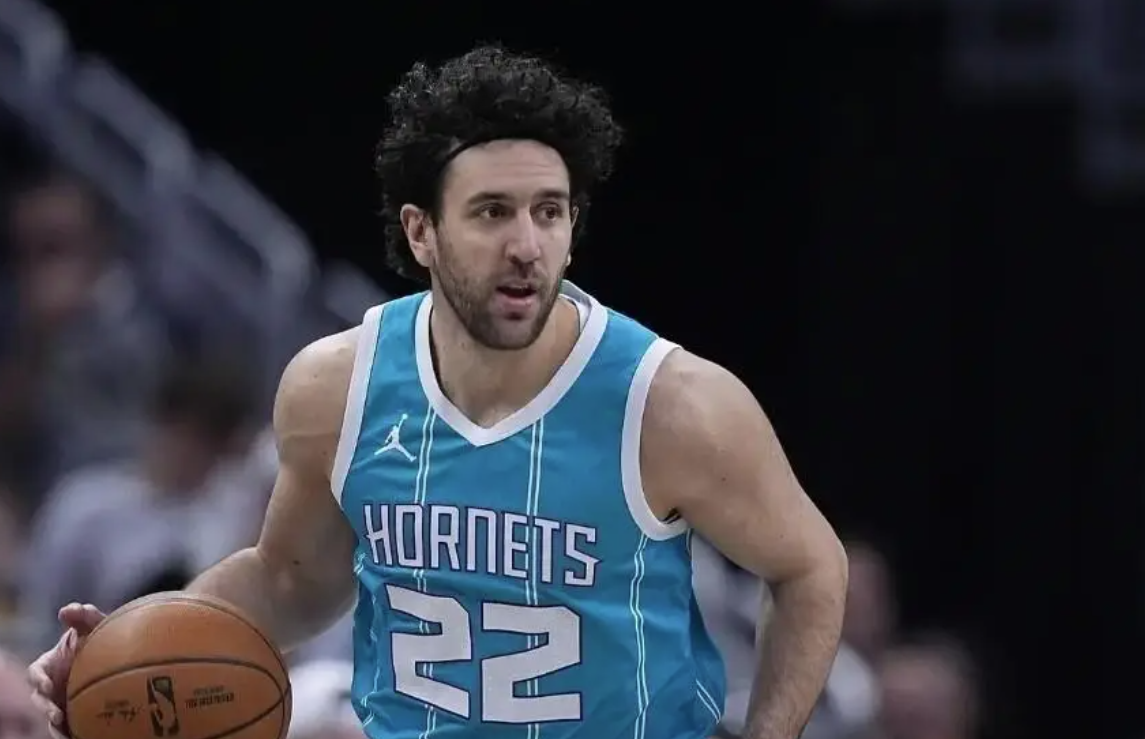 惨不忍睹！0分0板0助+3失误1被盖，有NBA履历的他不会打球了？