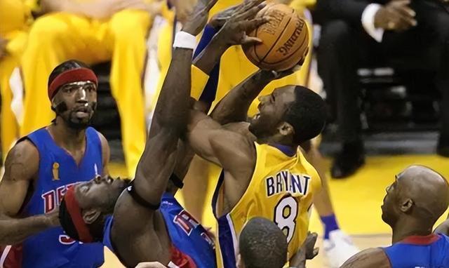 拉什说2004年湖人争冠失败因为科比 他为何诋毁曾称赞过他的科比?